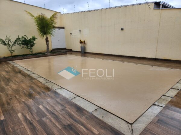 Capa de proteção em poliéster tramado com dupla camada de PVC - CAMURÇA - para piscina - sob medida - Feoli Capas